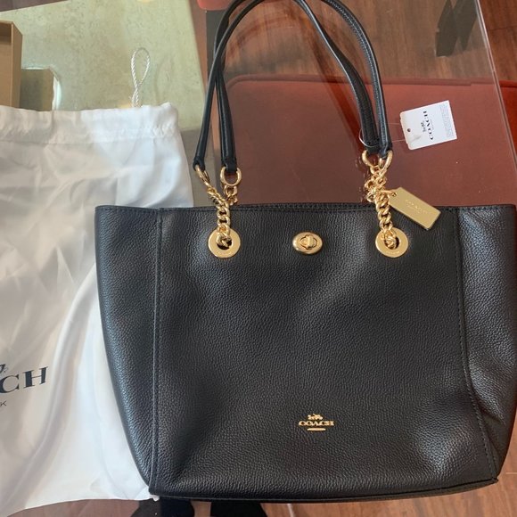 COACH Turnlock Chain Tote Bag New With Tag Black Pebbled Leather NWT - Picture 2 of 4